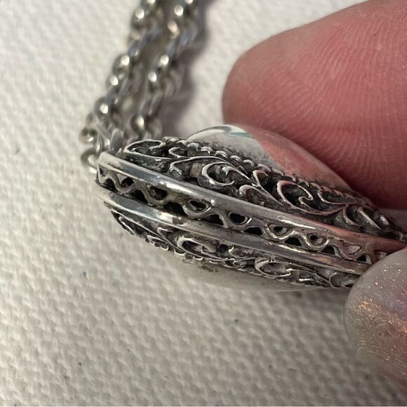 Vintage sterling silver filigree heart on sterling silver chain - Picture 11 of 12